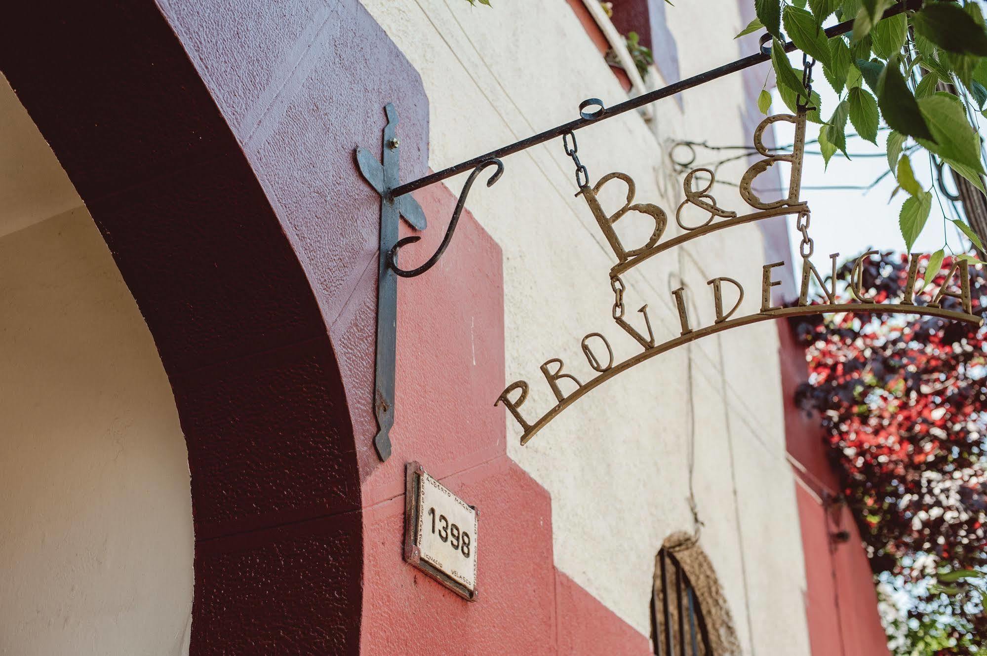 Providencia Bed & Breakfast サンティアゴ エクステリア 写真