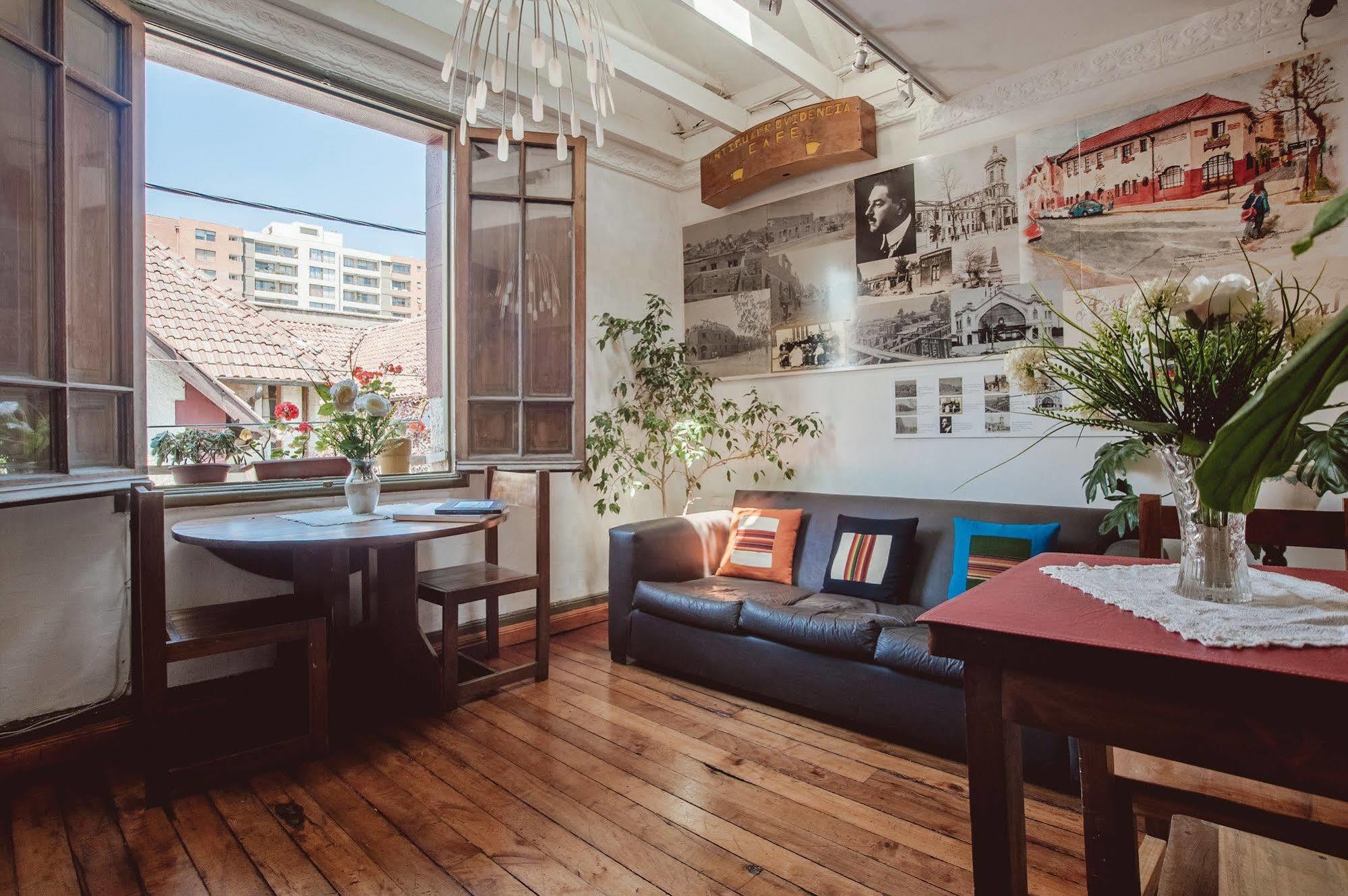 Providencia Bed & Breakfast サンティアゴ エクステリア 写真